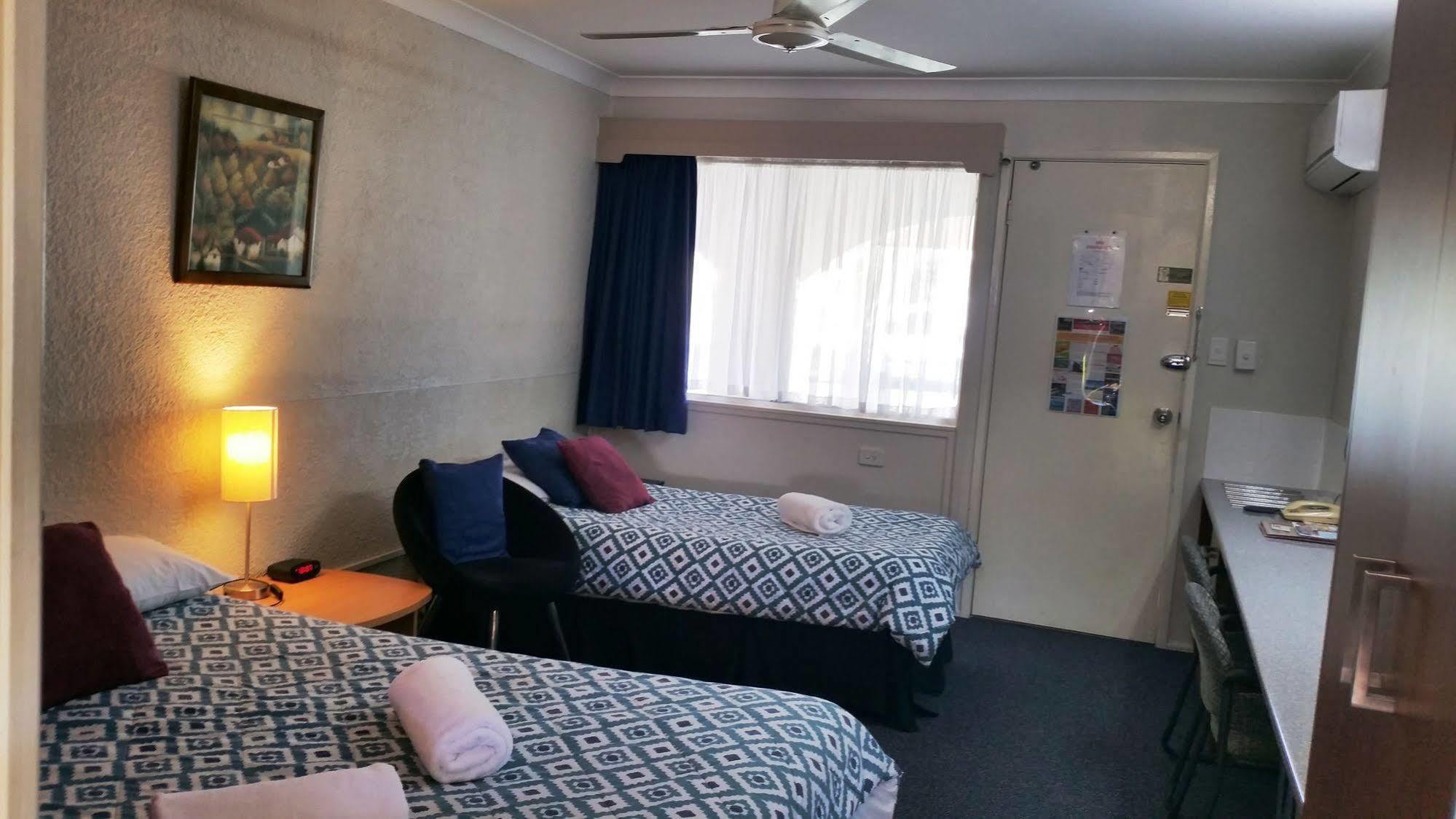 Bundaberg Coral Villa Motor Inn Dış mekan fotoğraf