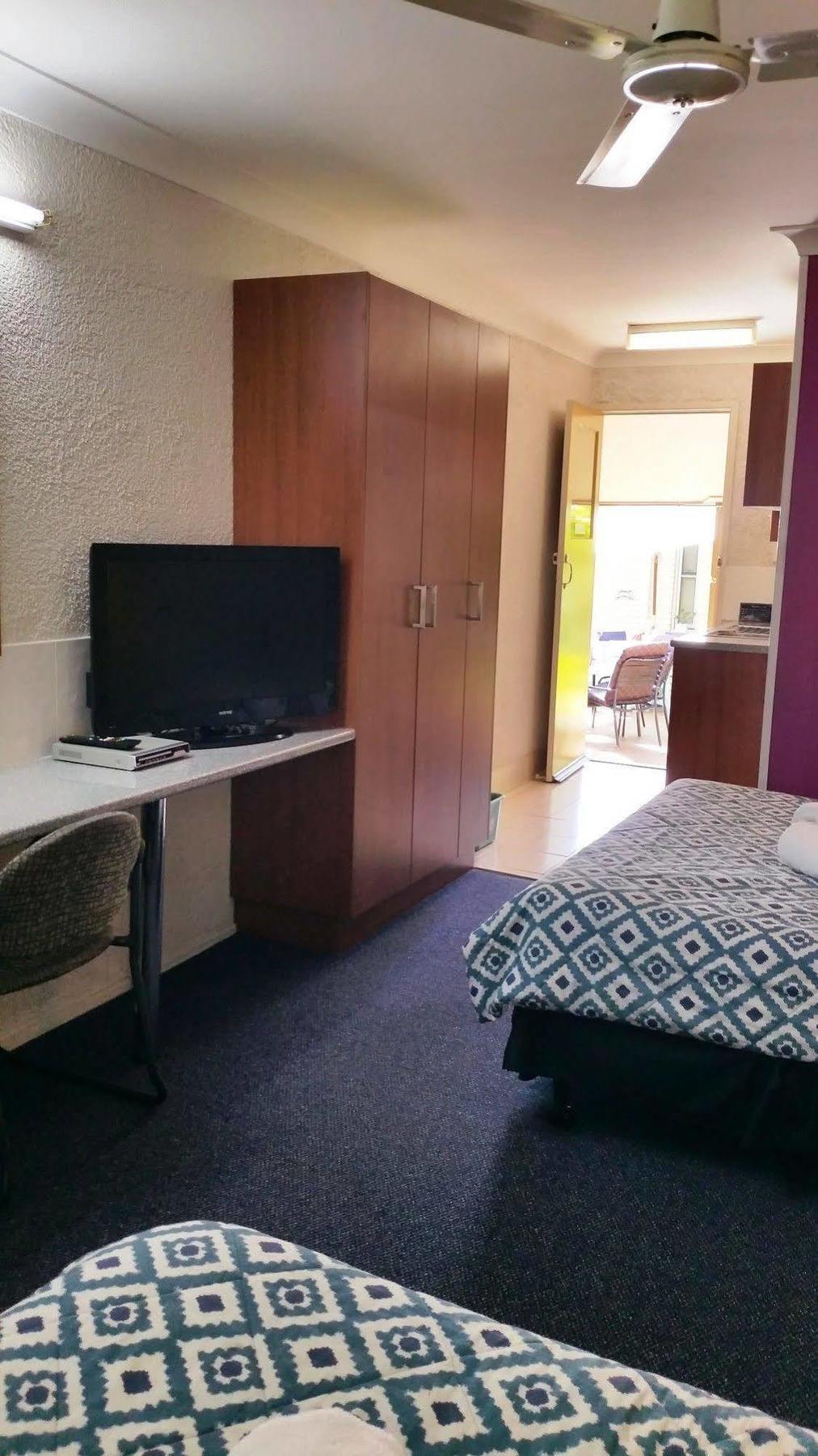 Bundaberg Coral Villa Motor Inn Dış mekan fotoğraf