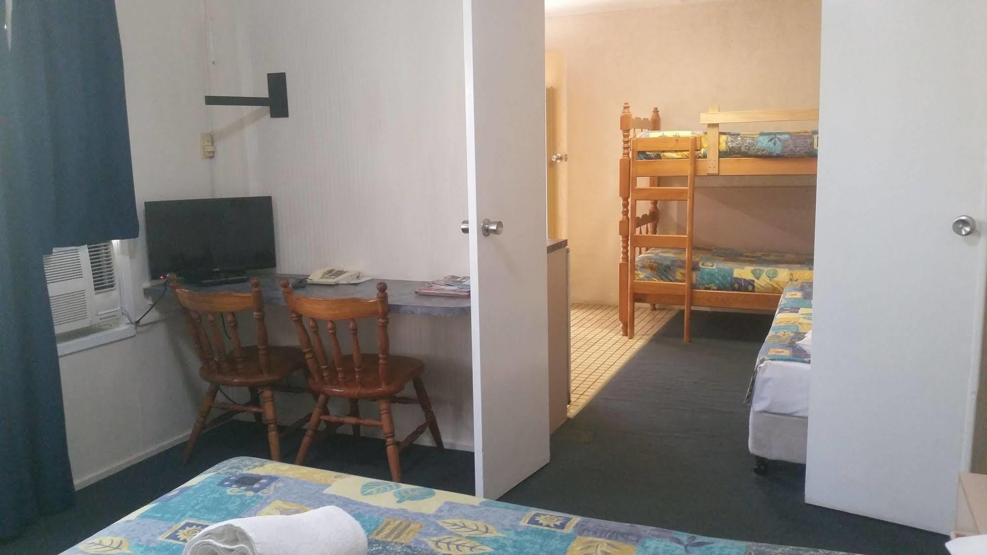 Bundaberg Coral Villa Motor Inn Dış mekan fotoğraf