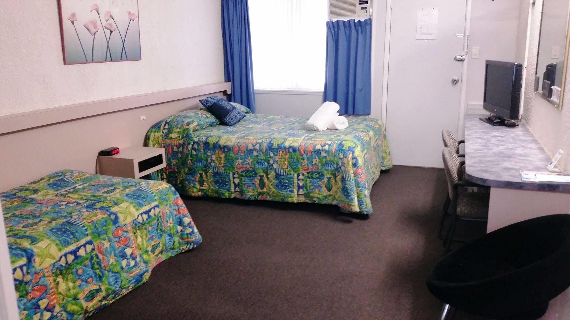 Bundaberg Coral Villa Motor Inn Dış mekan fotoğraf